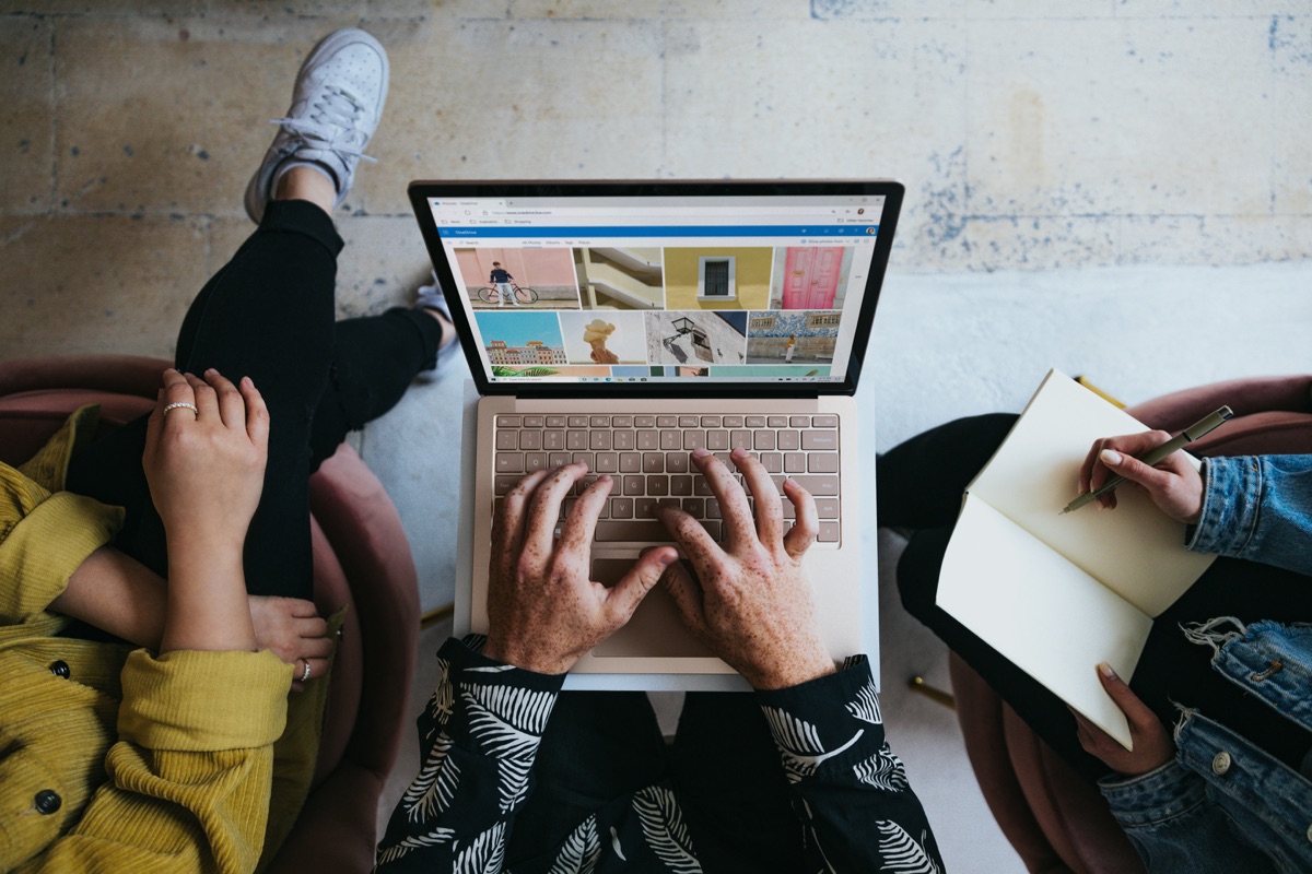 Cómo crear una web barata y profesional en España (2025)